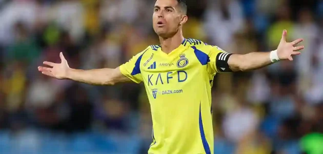 رونالدو هو مثلي الأعلى.. لاعب برشلونة المُعار يثير غضب جماهير كتالونيا