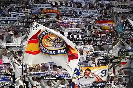 جماهير ريال مدريد تهاجم تشابي ألونسو خلال مباراة إلتشي