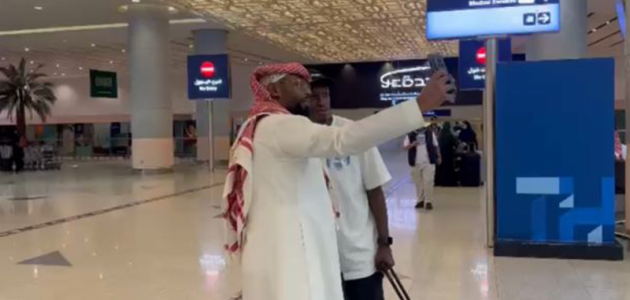 كواليس وصول سعود عبد الحميد إلى جدة وتفاصيل أزمة غيابه عن رحلة الأخضر إلى أمريكا