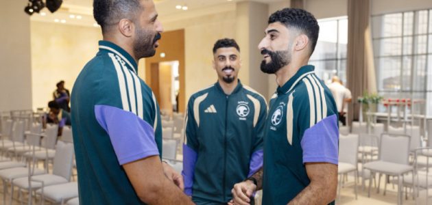 بعثة المنتخب السعودي تطير إلى نيويورك لبدء تحضيرات المونديال بغياب اضطراري لسعود عبد الحميد