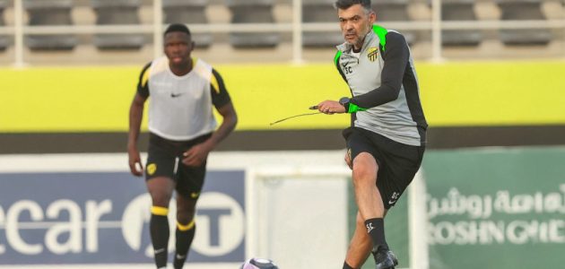 زلزال في الاتحاد.. الإدارة تتجه إلى إقالة سيرجيو كونسيساو بعد الموسم الصفري