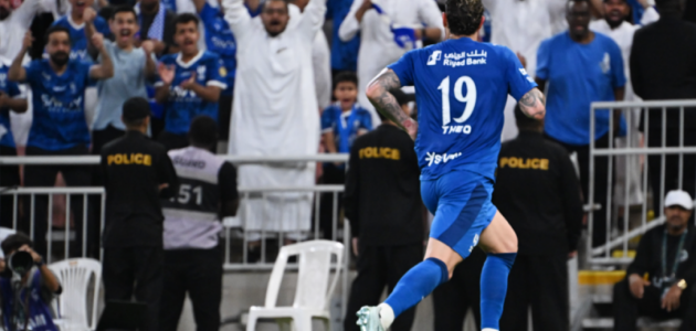 ثيو هيرنانديز يكتب التاريخ مع الهلال: الملاعب السعودية تمحو ذكريات “كالديرون” الحزينة