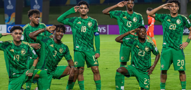 تعادل مثير بخماسية.. المنتخب السعودي للناشئين يتصدر مجموعته الآسيوية ويضرب موعداً مع الصين