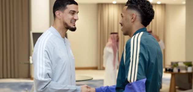حادثة سرقة مفاجئة في أمستردام تمنع سعود عبد الحميد من السفر مع بعثة الأخضر