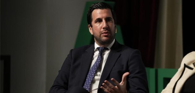 موقف إنريكي ريكيلمي من الترشح في انتخابات ريال مدريد ضد بيريز