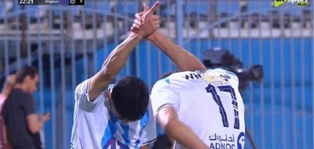فيديو | محمود زلاكة يمنح بيراميدز التقدم أمام سموحة برأسية رائعة في الدوري المصري