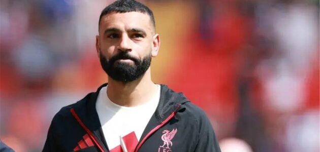 لفتة وداعية مؤثرة.. ماذا فعل محمد صلاح مع عشاق ليفربول في “أنفيلد” قبل موقعة تشيلسي؟