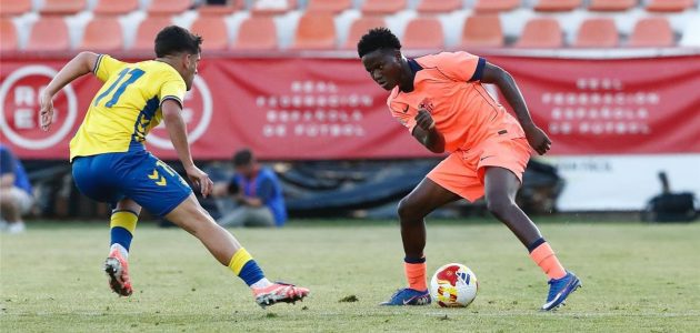 حمزة عبد الكريم يقود برشلونة لنهائي كأس الأبطال للشباب بعد تخطي لاس بالماس