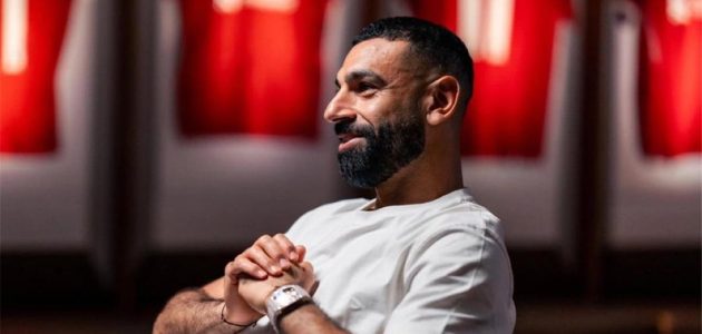كريس سوتون يشن هجوماً نارياً على محمد صلاح: توقيت خاطئ ومحاولة للنيل من آرني سلوت