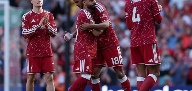لحظات تاريخية باكية.. محمد صلاح يودع جماهير ليفربول في ليلة تاريخية أمام برينتفورد بملعب آنفيلد