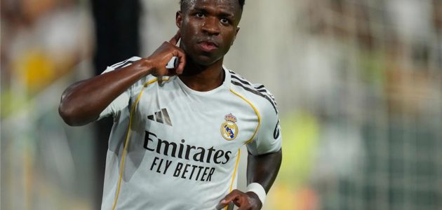 فينيسيوس جونيور يحسم مصيره مع ريال مدريد ويكشف أسرار علاقته مع مبابي