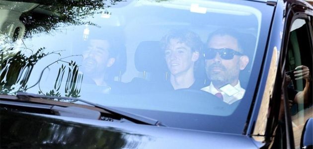 موعد إعلان برشلونة الرسمي عن صفقة أنتوني جوردون وتفاصيل العقد المالي