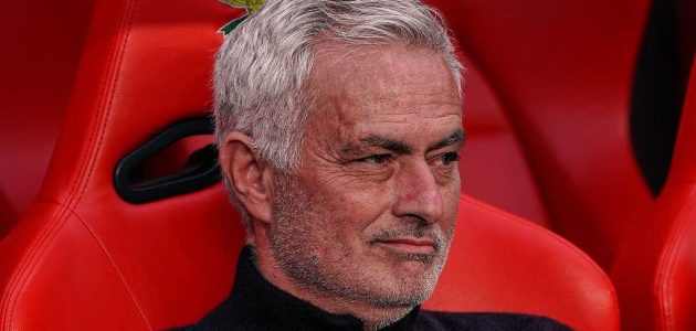 عاجل.. جوزيه مورينيو يوقع عقود عودته لتدريب ريال مدريد رسميًا بعقد طويل الأمد