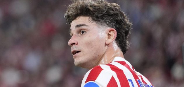 زلزال في الميركاتو.. جوليان ألفاريز يشعل الصراع بين برشلونة وأتلتيكو مدريد