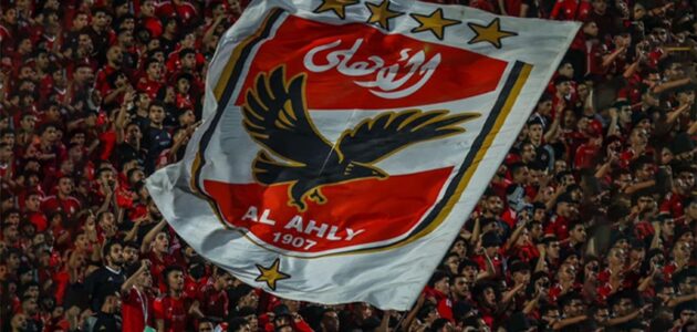 شوبير يكشف مصير ثنائي الأهلي المعار.. عودة مرتقبة لمحمد عبد الله وموقف محزن لعمر كمال