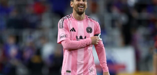 ثنائية ميسي التاريخية تقود إنتر ميامي لريمونتادا مثيرة أمام سينسيناتي في الدوري الأمريكي