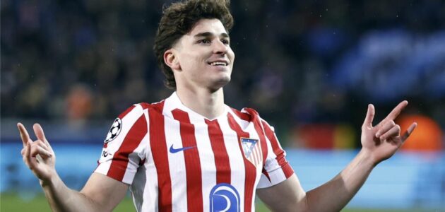 برشلونة يغير بوصلته.. جواو بيدرو البديل الذهبي لصفقة جوليان ألفاريز المتعثرة
