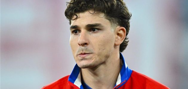 برشلونة يحسم موقفه من صفقة جوليان ألفاريز ويوجه بوصلته نحو نجم تشيلسي