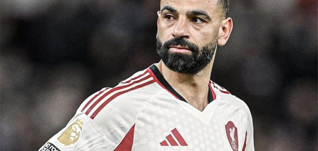 لفتة إنسانية تخطف الأنظار.. محمد صلاح يفاجئ مشجعاً فلسطينياً بعد موقعة أستون فيلا
