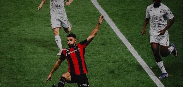 نيس بقيادة محمد عبد المنعم يتعثر أمام ميتز ويواجه شبح الهبوط في ملحق الدوري الفرنسي