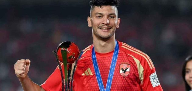 مستقبل أشرف داري مع الأهلي.. والده يكشف حقيقة العروض الأوروبية وموقف النادي السويدي من الشراء