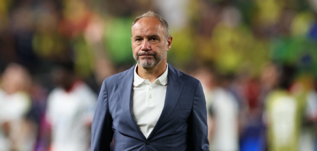 مينيه: لا نستحق الخروج من كأس العالم بعد مباراة البرازيل