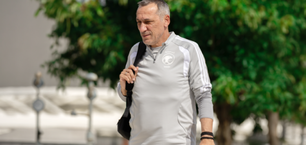 دونيس يفاجئ الجميع بقرار جديد قبل ودية السنغال ويواصل ثورته في خط وسط المنتخب السعودي
