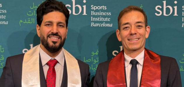 إنجاز أكاديمي مميز.. الإعلامي حماد الدوسري يحصد الماجستير في إدارة كرة القدم من برشلونة