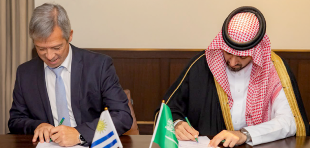 شراكة تاريخية.. تفاصيل توقيع مذكرة تفاهم لتعزيز التعاون الرياضي بين السعودية وأوروجواي في أمريكا