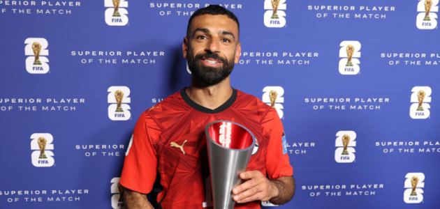 محمد صلاح يبهر الجماهير: انتصار تاريخي للمنتخب المصري في كأس العالم