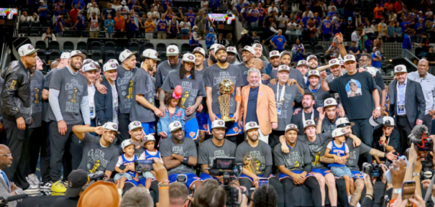 نيويورك تحتضن موكب الاحتفال بتكريم بطل «NBA»