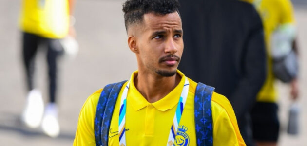 عبد الرحمن غريب يوافق على تجديد عقده مع النصر: التفاصيل الكاملة