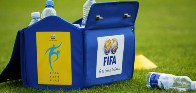 تراجع اضطراري.. “فيفا” يسمح بعبوات المياه للمشجعين في كأس العالم 2026 بعد غضب عارم