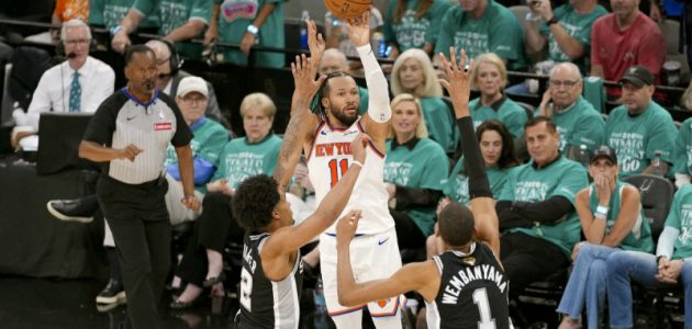 إعصار نيويورك نيكس يضرب سان أنتونيو سبيرز في افتتاح نهائي دوري NBA التاريخي