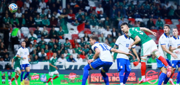 خماسية نارية.. المنتخب المكسيكي يكتسح صربيا ويوجه إنذاراً شديد اللهجة قبل افتتاح المونديال