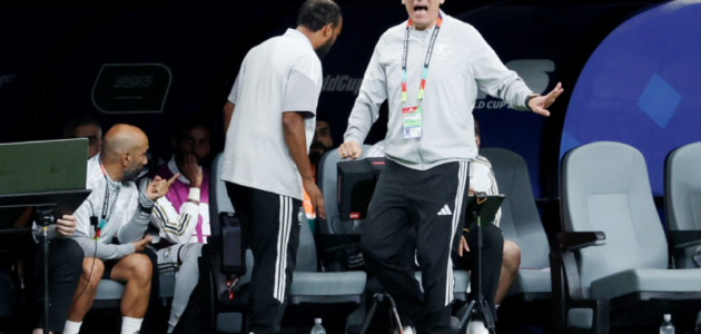 إبعاد المدرب بعد المونديال: هل يعود المنتخب السعودي إلى نهج القديم؟