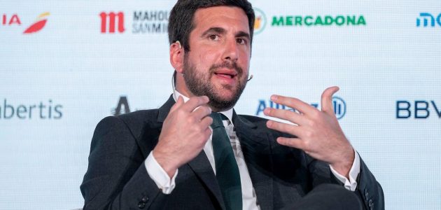 منافس بيريز يفجرها: مورينيو لا يناسب ريال مدريد وسأعلن عن الصفقة الأولى هذا الأسبوع