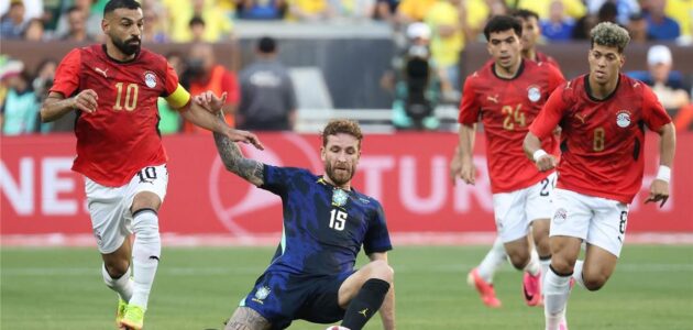 منتخب مصر يتعثر أمام البرازيل بثنائية في بروفة المونديال الأخيرة