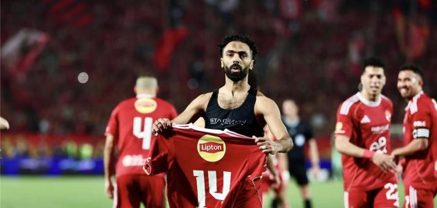 كواليس مثيرة.. لماذا تأخر تجديد عقد حسين الشحات مع الأهلي؟ ونصيحة نارية من شوبير لحسم الملف