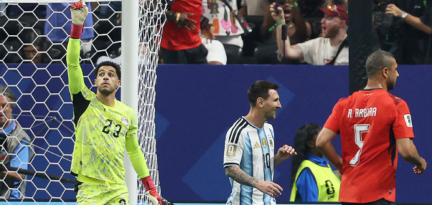 ميسي يضيع الركلة الجزاء الرابعة في كأس العالم.. هل تفقد ثقته في نفسه؟