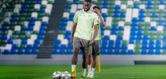كانجا يغادر مع الفتح لمواجهة النصر.. هل سيبدأ أساسياً في الجولة الافتتاحية من دوري روشن السعودي؟