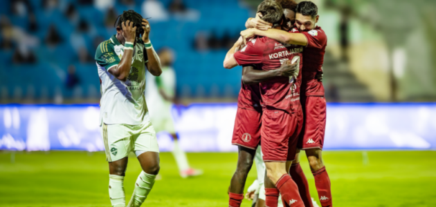 الخلود يربح الأهلي 3-1: صدمة حاسمة في دوري روشن السعودي