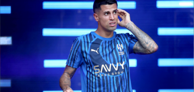 برشلونة يضغط على الهلال لضم جواو كانسيلو: القصة الكاملة وراء الصفقات الكبرى