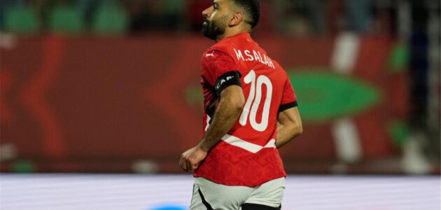 صدمة مدوية في صفوف بشكتاش بعد ارتباط محمد صلاح بالانتقال إلى طرابزون سبور