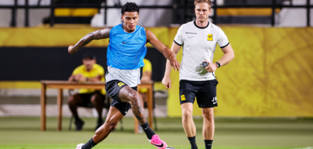 ريتشارد ريوس يضبط مسار الاتحاد الأول قبل الكلاسيكو: تدريب، توقيع، وتحديات القواعد