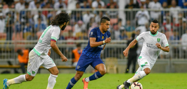 كلاسيكو الثلاثاء يعود: الهلال يسطع على الأهلي في ملعب المملكة أرينا