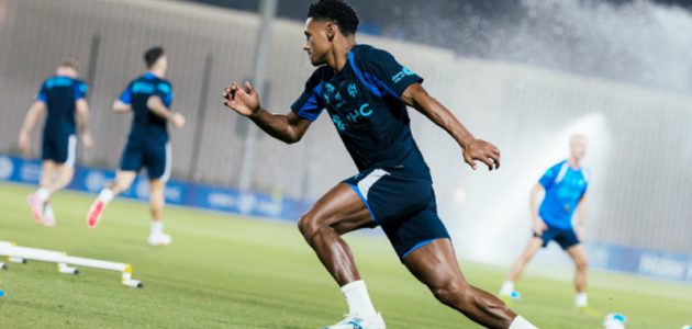 واتكينز يكتمل تسجيله في الهلال: إنزاجي يضعه في خط البداية للمباراة الكبرى