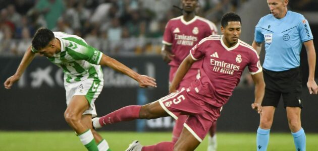 صدمته في ساحة اللعب: قناة ريال مدريد تُهجم على التحكيم بعد خسارة 1-0 أمام ريال بيتيس